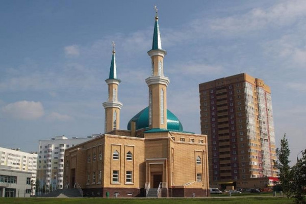 Ураза-байрам в мечети «Гаилә»