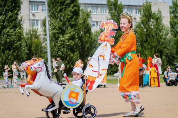 Фестиваль колясок «Бәләкәч-фест»