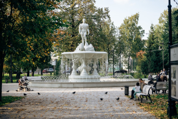 Встречи в саду Рыбака