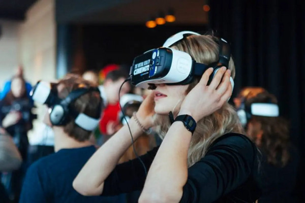 Кинопоказы в VR-зале ко Дню космонавтики